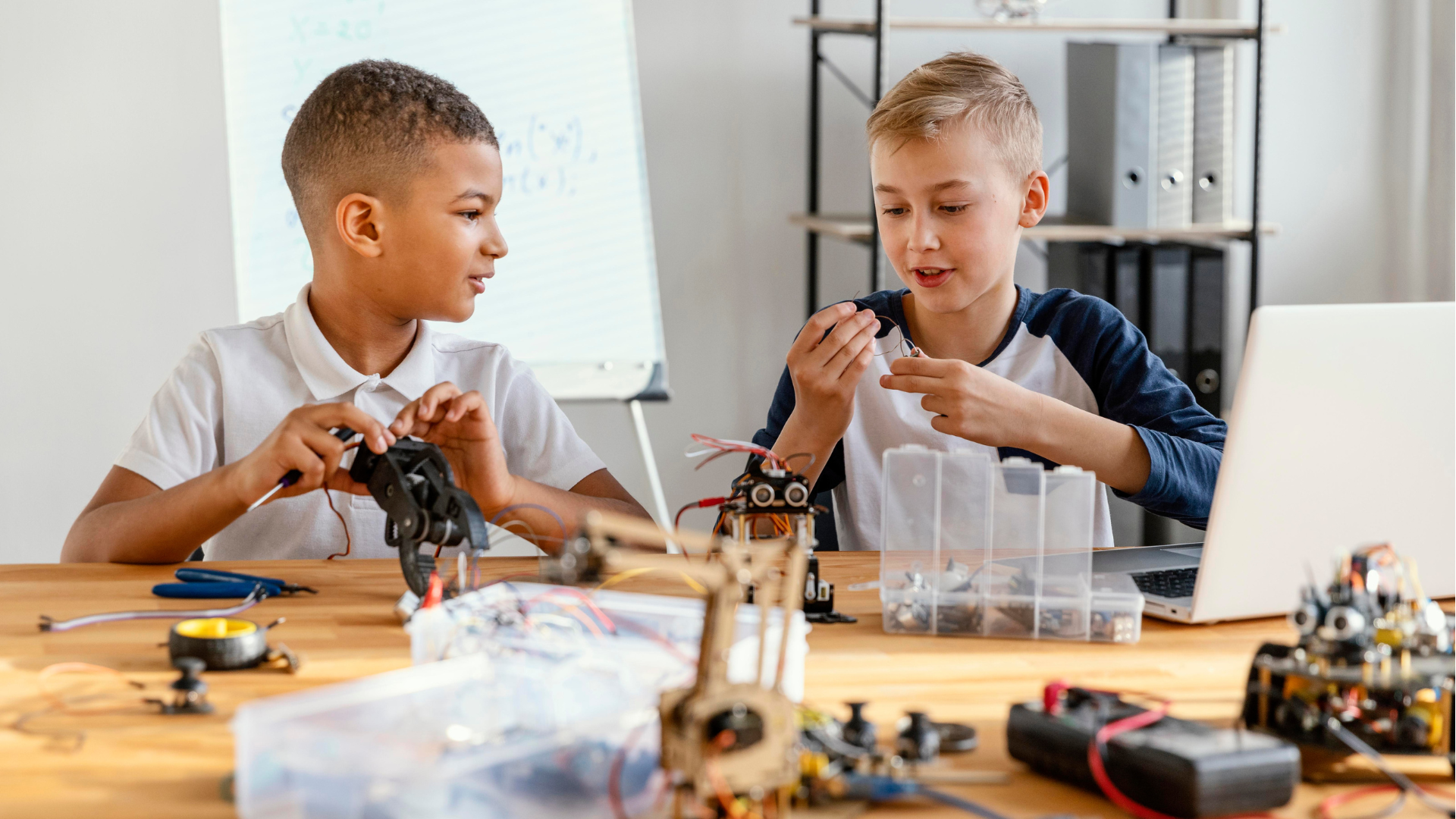 20 Amazing STEM Toys for 7-Year-Olds